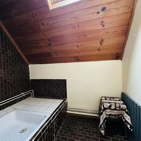 Moderno A Con Doppio Posto Auto Apartment